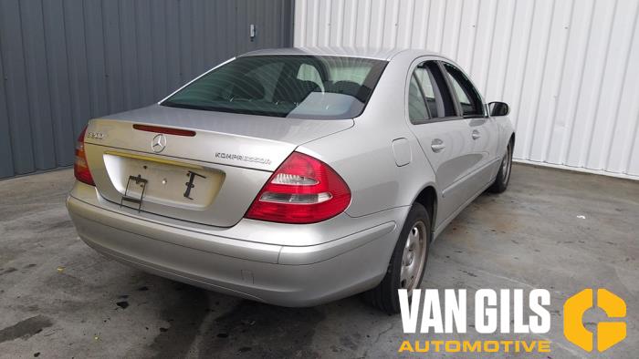 Mercedes E 1.8 E-200 K 16V Sloopvoertuig (2005, Metallic, Zilvergrijs)