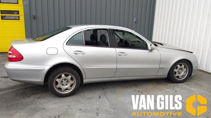 Mercedes E 1.8 E-200 K 16V Sloopvoertuig (2005, Metallic, Zilvergrijs)
