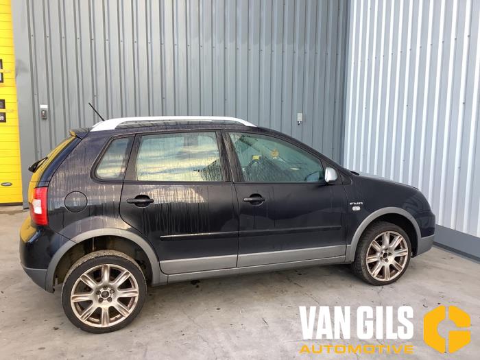 Volkswagen Polo IV 1.9 SDI Skrotfordon (2004, ZWART)