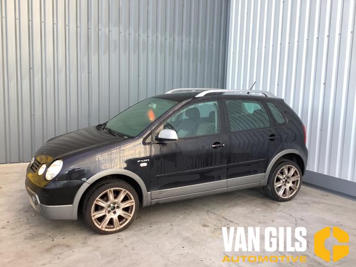Volkswagen Polo IV 1.9 SDI Skrotfordon (2004, ZWART)