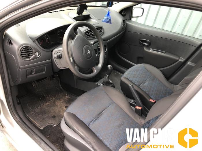 Renault Clio III 1.2 16V 75 Sloopvoertuig (2008, Grijs)