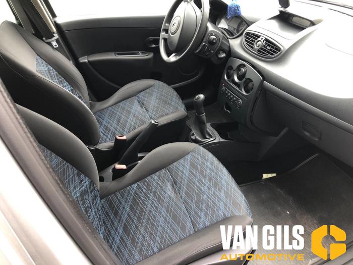 Renault Clio III 1.2 16V 75 Sloopvoertuig (2008, Grijs)