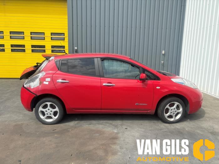 Nissan Leaf Leaf Samochód złomowany (2017, Czerwony)