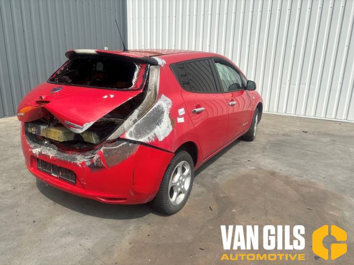 Nissan Leaf Leaf Samochód złomowany (2017, Czerwony)