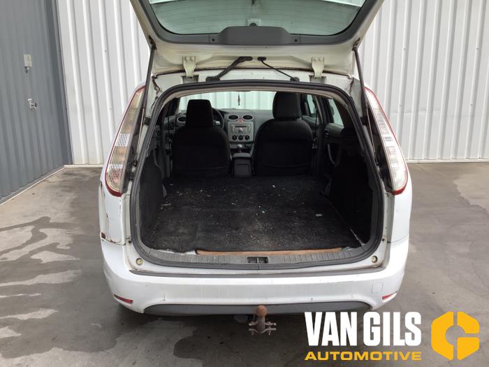 Ford Focus 2 Wagon 1.6 TDCi 16V 110 Skrotfordon (2008, WIT)