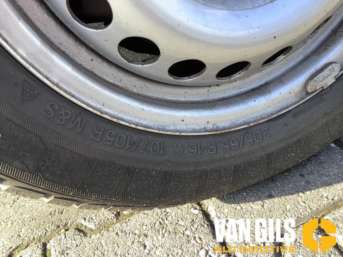 Volkswagen Transporter T5 1.9 TDi Skrotfordon (2006, NIET VAN TOEPASSING ZWART)