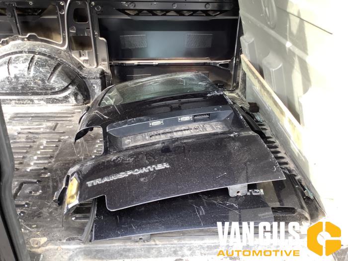 Volkswagen Transporter T5 1.9 TDi Skrotfordon (2006, NIET VAN TOEPASSING ZWART)