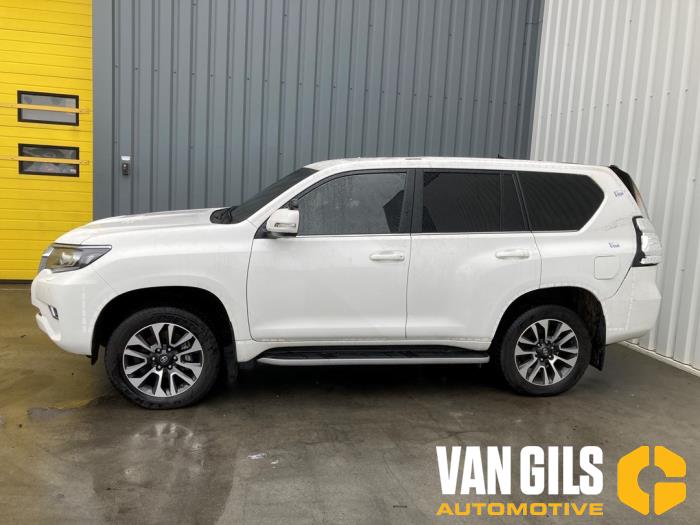 Toyota Land Cruiser 2.8 D-4D 16V Sloopvoertuig (2023, Wit)