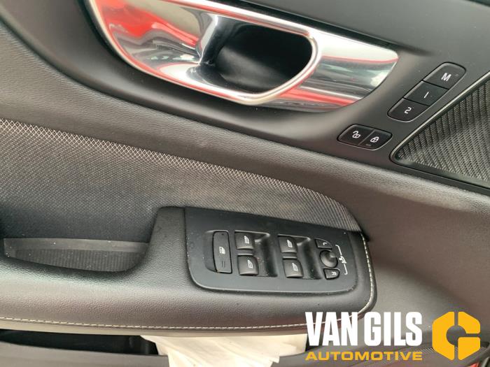 Volvo S60 III 2.0 T4 16V Sloopvoertuig (2019, Rood)