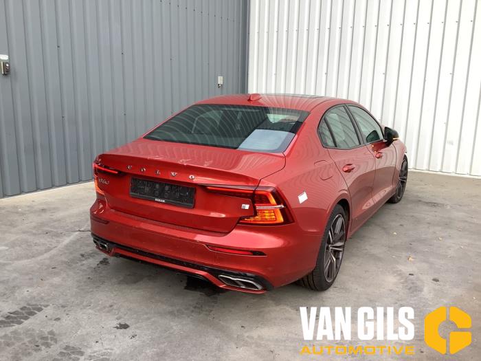 Volvo S60 III 2.0 T4 16V Sloopvoertuig (2019, Rood)