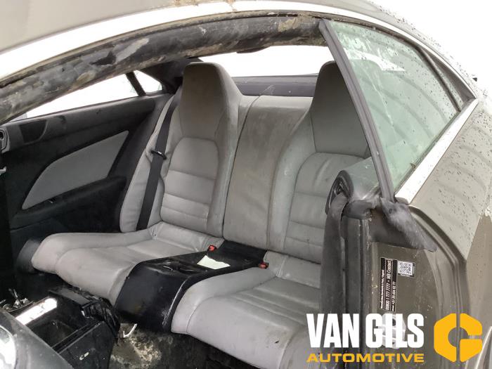 Mercedes E E-200 CGI 16V BlueEfficiency Skrotfordon (2012, GRIJS)