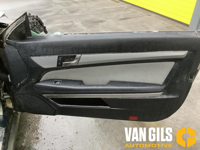 Mercedes E E-200 CGI 16V BlueEfficiency Skrotfordon (2012, GRIJS)