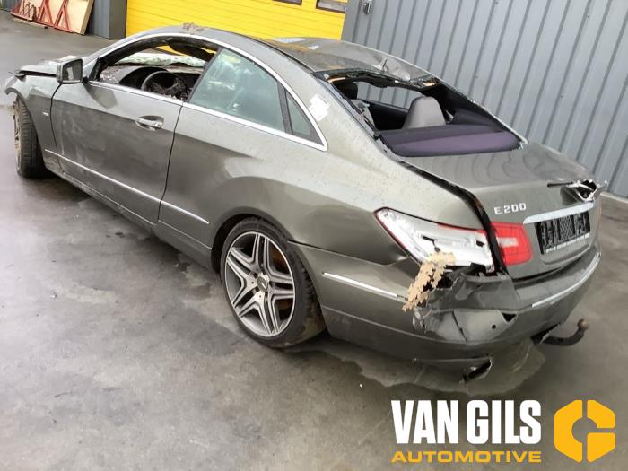 Mercedes E E-200 CGI 16V BlueEfficiency Skrotfordon (2012, GRIJS)
