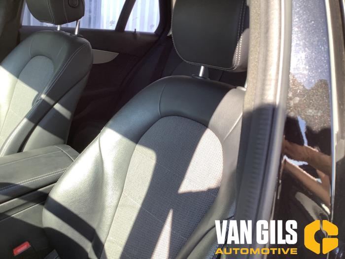 Mercedes C Estate C-180 BlueTEC, C-180 d 1.6 16V Sloopvoertuig (2016, Zwart)