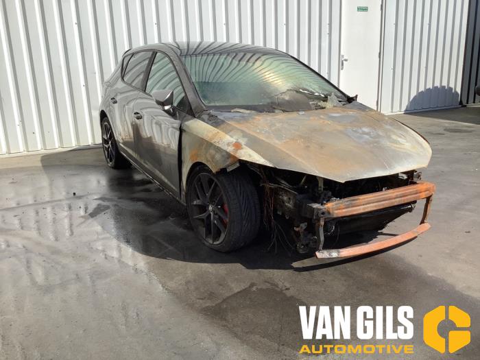 Seat Leon 1.4 TSI ACT 16V Skrotfordon (2015, GRIJS)