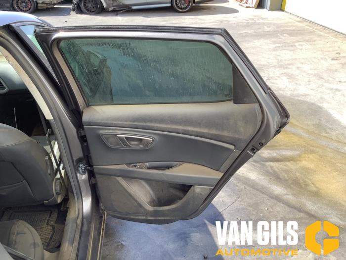 Seat Leon 1.4 TSI ACT 16V Skrotfordon (2015, GRIJS)