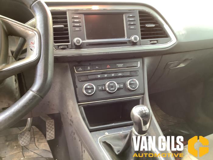 Seat Leon 1.4 TSI ACT 16V Skrotfordon (2015, GRIJS)