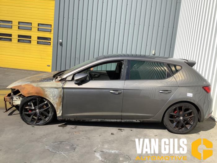 Seat Leon 1.4 TSI ACT 16V Skrotfordon (2015, GRIJS)