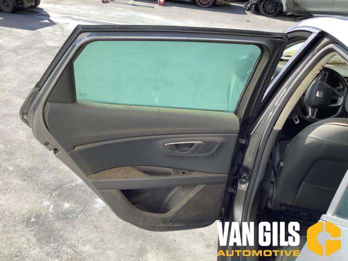 Seat Leon 1.4 TSI ACT 16V Skrotfordon (2015, GRIJS)