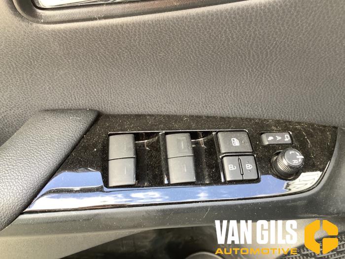 Toyota Prius 1.8 16V Hybrid Skrotfordon (2019, GRIJS)