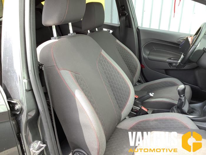 Ford Fiesta 6 1.0 EcoBoost 12V 125 Skrotfordon (2016, GRIJS)