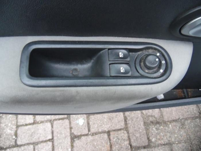 Renault Clio III 1.5 dCi FAP Sloopvoertuig (2012, Grijs)