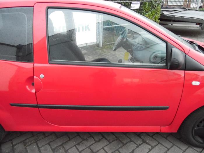 Renault Twingo II 1.2 Skrotfordon (2007, ROOD)