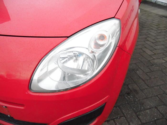 Renault Twingo II 1.2 Skrotfordon (2007, ROOD)