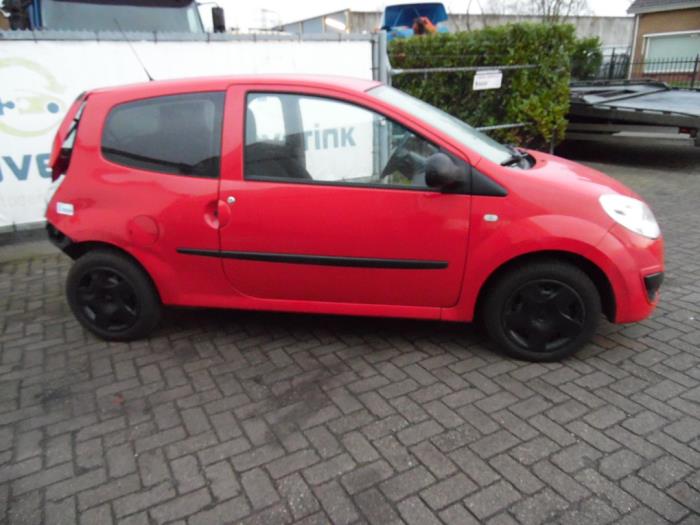 Renault Twingo II 1.2 Skrotfordon (2007, ROOD)