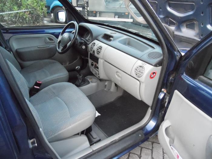 Renault Kangoo 1.6 16V Skrotfordon (2006, BLAUW)