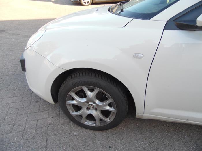 Alfa Romeo MiTo 1.4 16V Samochód złomowany (2009, Bialy)