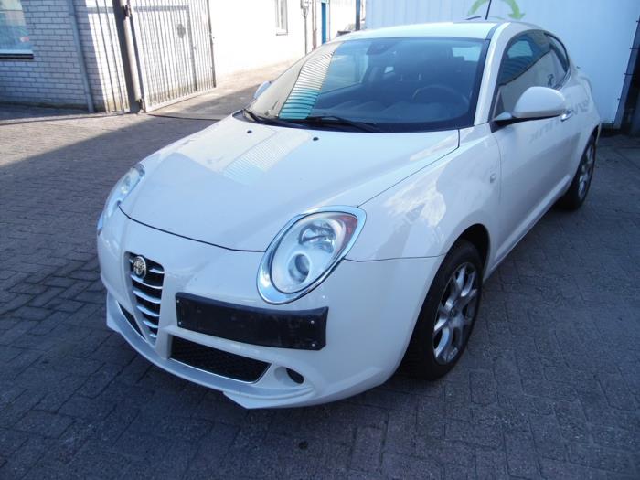 Alfa Romeo MiTo 1.4 16V Samochód złomowany (2009, Bialy)