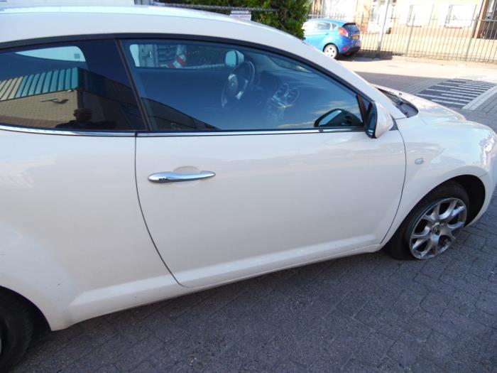 Alfa Romeo MiTo 1.4 16V Samochód złomowany (2009, Bialy)