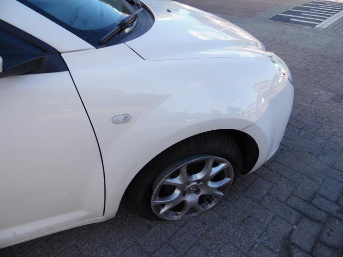 Alfa Romeo MiTo 1.4 16V Samochód złomowany (2009, Bialy)