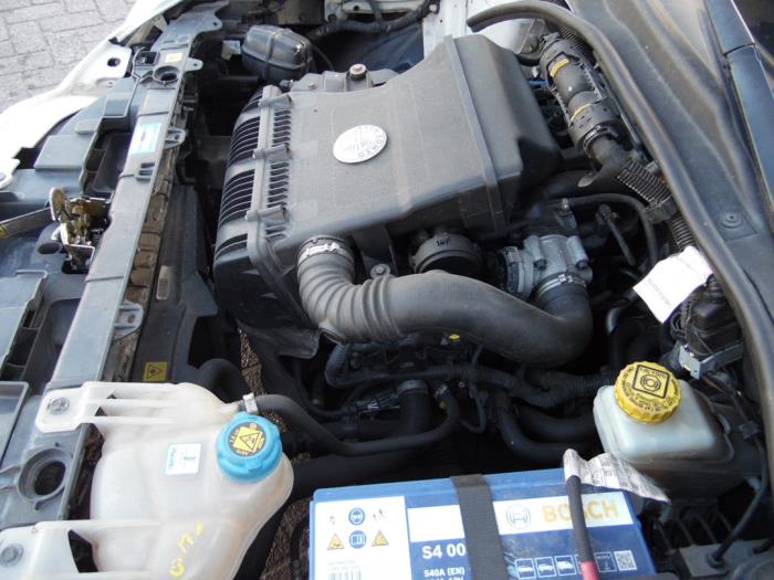 Alfa Romeo MiTo 1.4 16V Samochód złomowany (2009, Bialy)