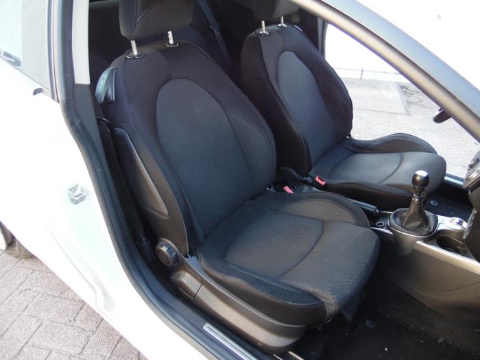 Alfa Romeo MiTo 1.4 16V Samochód złomowany (2009, Bialy)