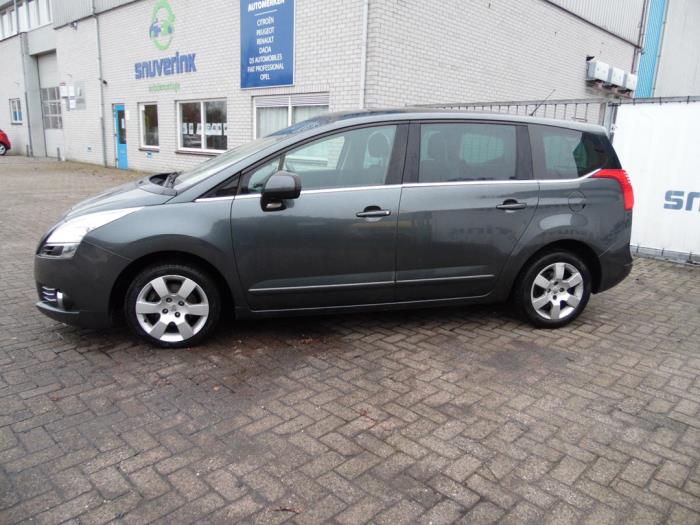 Peugeot 5008 I 1.6 VTI 16V Schadevoertuig (2010, Grijs)