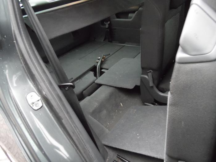 Peugeot 5008 I 1.6 VTI 16V Schadevoertuig (2010, Grijs)