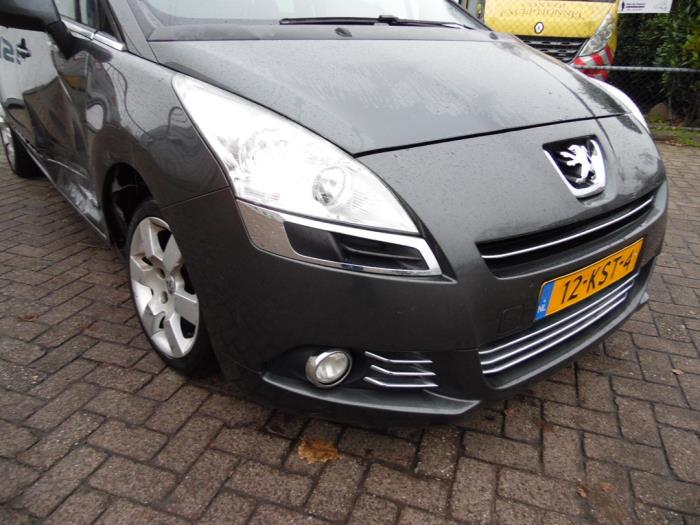 Peugeot 5008 I 1.6 VTI 16V Schadevoertuig (2010, Grijs)