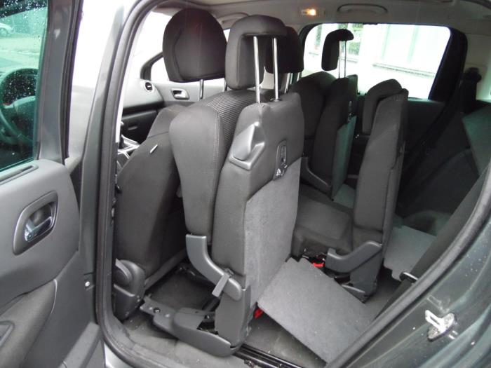 Peugeot 5008 I 1.6 VTI 16V Schadevoertuig (2010, Grijs)