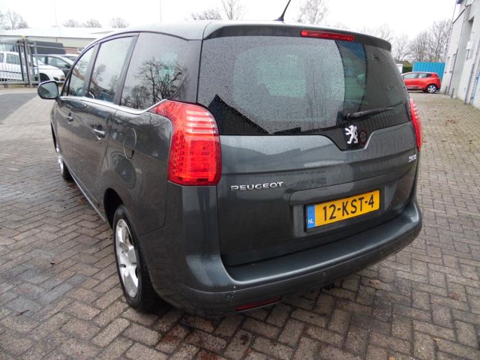 Peugeot 5008 I 1.6 VTI 16V Schadevoertuig (2010, Grijs)