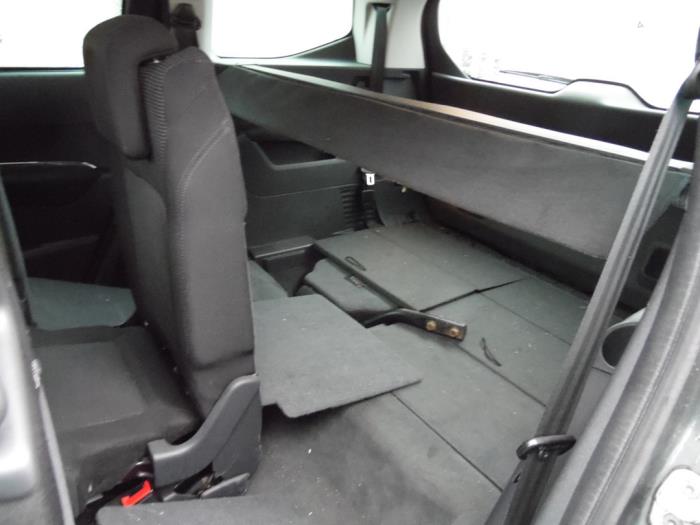 Peugeot 5008 I 1.6 VTI 16V Schadevoertuig (2010, Grijs)