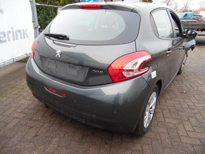 Peugeot 208 I 1.2 Vti 12V PureTech 82 Skrotfordon (2014, GRIJS)