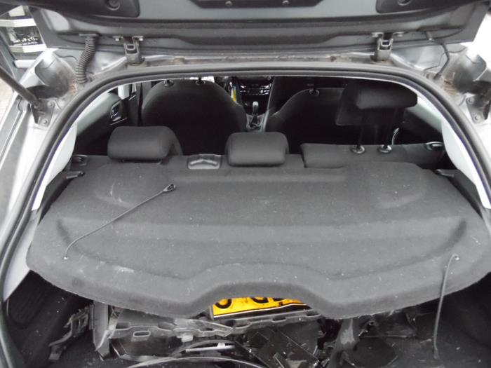 Peugeot 208 I 1.2 Vti 12V PureTech 82 Skrotfordon (2014, GRIJS)