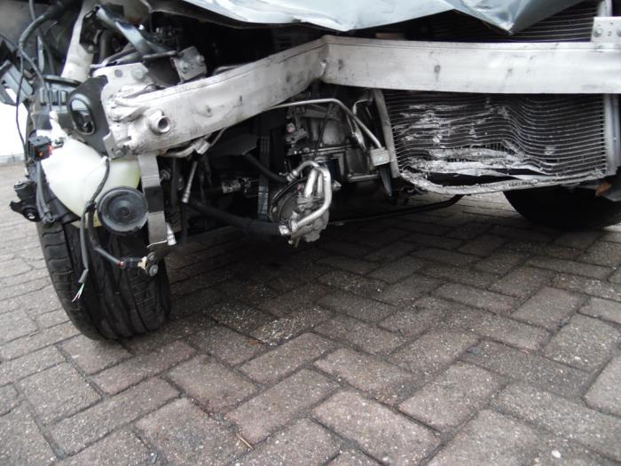 Peugeot 208 I 1.2 Vti 12V PureTech 82 Skrotfordon (2014, GRIJS)