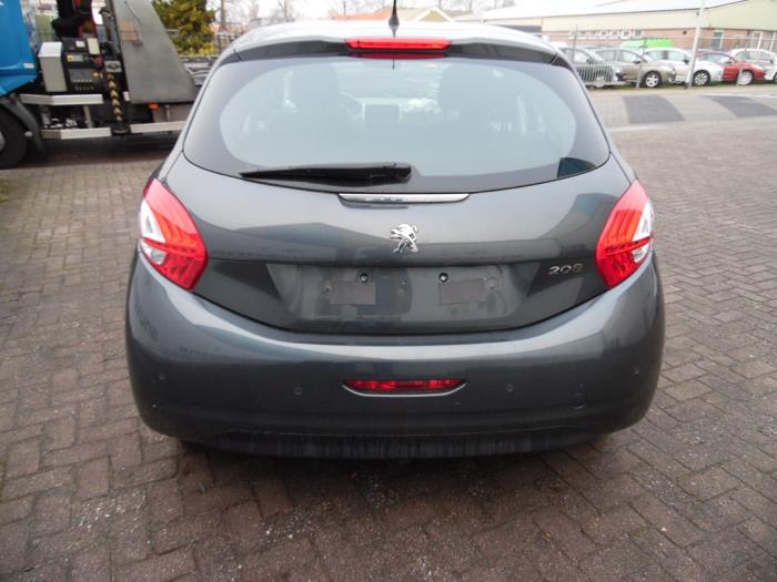 Peugeot 208 I 1.2 Vti 12V PureTech 82 Skrotfordon (2014, GRIJS)