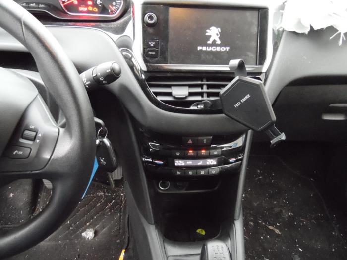 Peugeot 208 I 1.2 Vti 12V PureTech 82 Skrotfordon (2014, GRIJS)