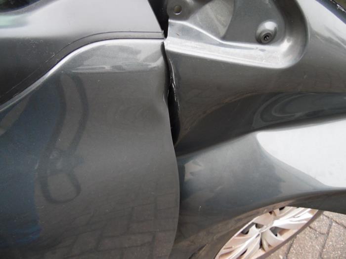 Peugeot 208 I 1.2 Vti 12V PureTech 82 Skrotfordon (2014, GRIJS)