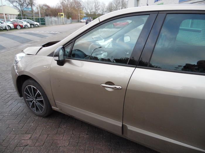 Renault Scénic III 1.5 dCi 110 Skrotfordon (2013, BRUIN)