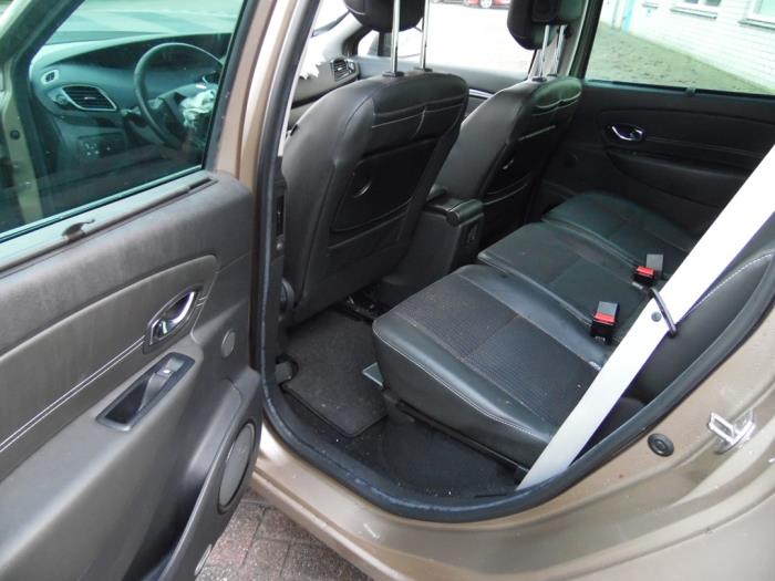 Renault Scénic III 1.5 dCi 110 Skrotfordon (2013, BRUIN)